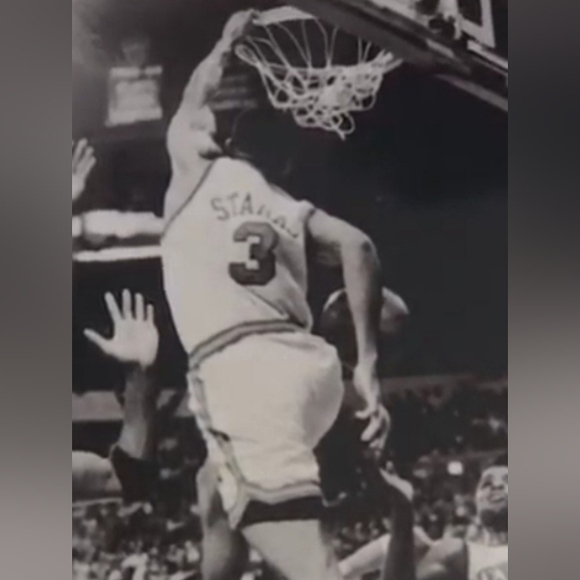 NEW JOHN STARKS KNICKS DUNK OVER MICHAEL JORDAN GLOSSY 8.5x11 REPRINT B&W POSTER - Picture 5 of 9